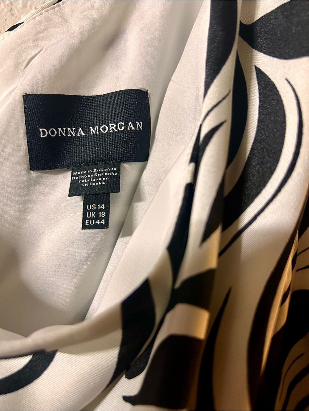 NWT Donna Morgan Midi Dress🤍🖤 - Picture 9 of 13